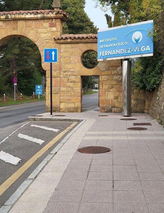 ¡Al Lado De La Clinica Oftalmologica Vega! Lägenhet Oviedo Exteriör bild