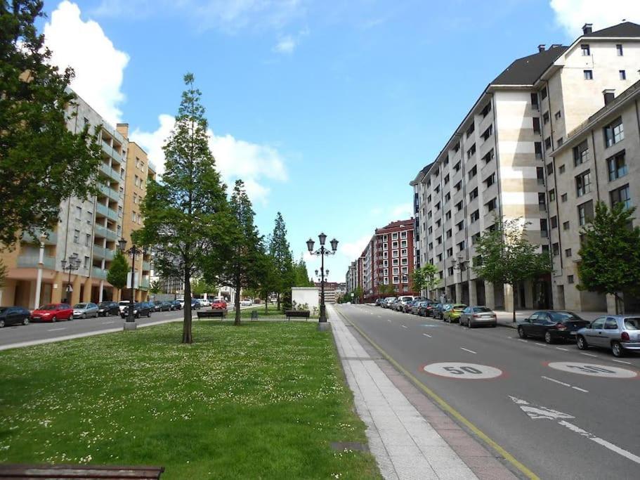 ¡Al Lado De La Clinica Oftalmologica Vega! Lägenhet Oviedo Exteriör bild