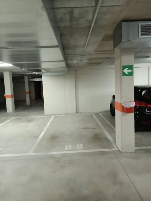 ¡Al Lado De La Clinica Oftalmologica Vega! Lägenhet Oviedo Exteriör bild