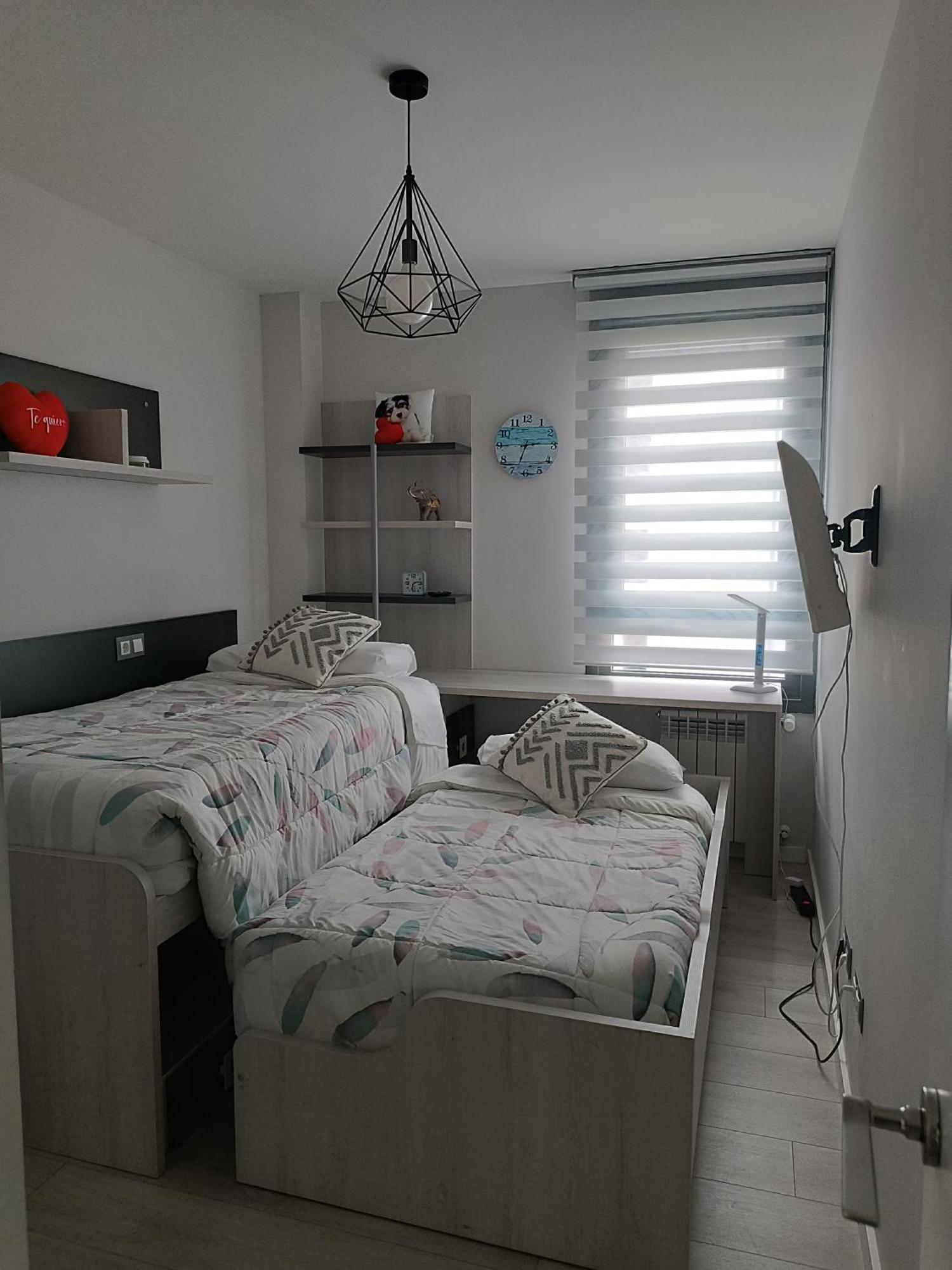¡Al Lado De La Clinica Oftalmologica Vega! Lägenhet Oviedo Exteriör bild